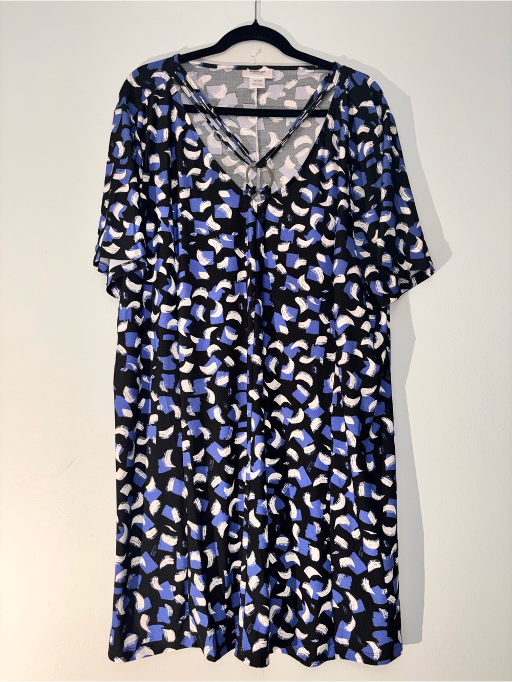 Avenue Black Blue White Abstract V-Neck Blouse